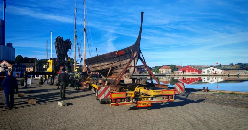 Vikingeskibet Randaros flytter fra Randers og får nyt liv i Hobro