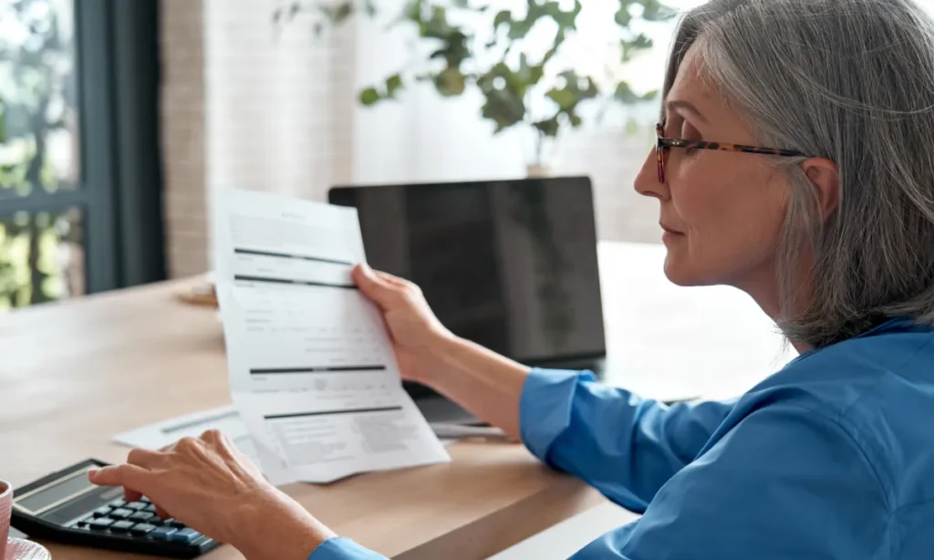 Folkepensionen stiger i 2026 – husk at søge i tide