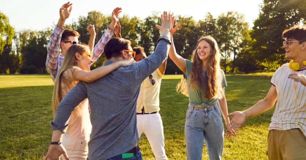 Flere unge får råd til efterskole: Ny aftale giver stipendier til lavindkomstfamilier
